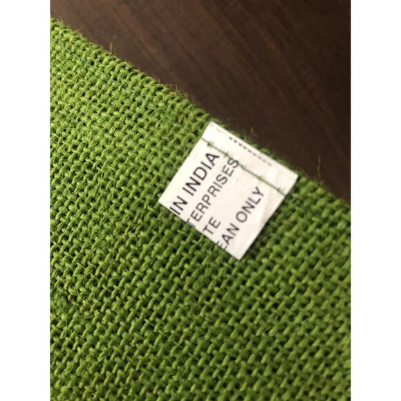 Set of 8 Holiday Table Placemats And Runner Burlap Look Satin Ribbon Christmas - Picture 9 of 9